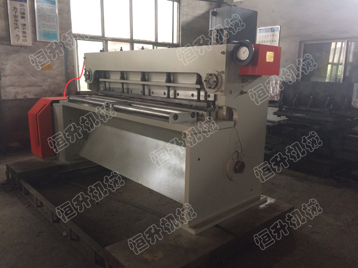 Q11G-6×2000高速剪板机