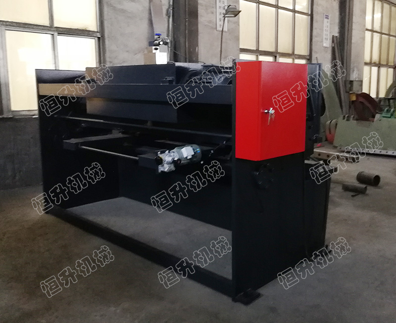 QC12Y-6-2500液压摆式剪板机